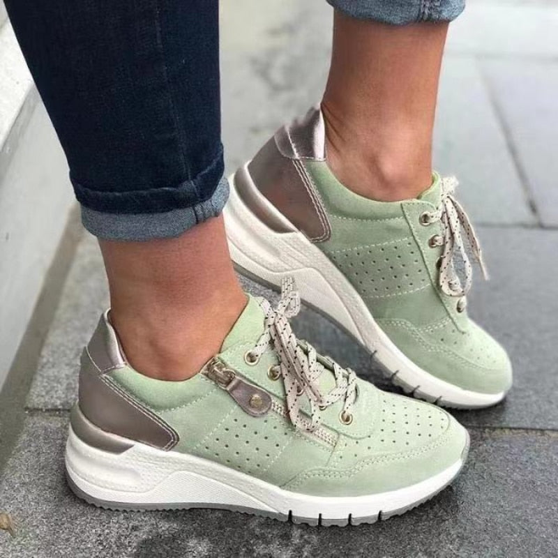 Women's Lace-Up Sneakers with Classic Design for Everyday Wear