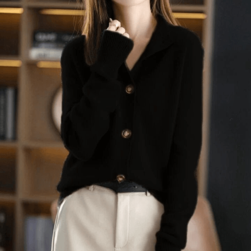 Women's relaxed knit cardigan in black