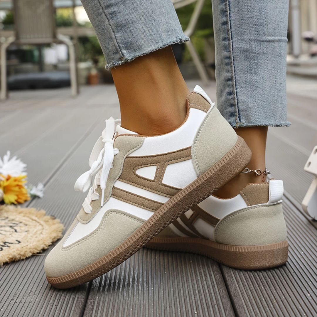 Women's retro contrast stripe sneakers in white taupe