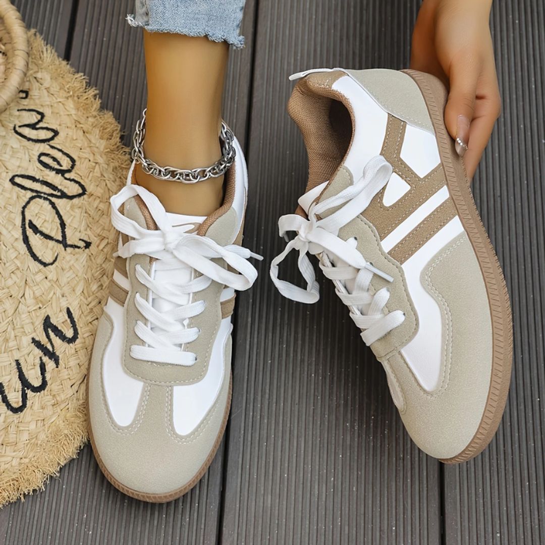 Women's retro contrast stripe sneakers in white taupe, close up